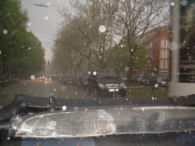 Pic2 of the hail event in Hamburg that day. Man, I shouldn't have given the BMW cabriolet away.

Camera was a silver Fuji compact cam with very low resolution and a weird card format. MMC? 64MB?