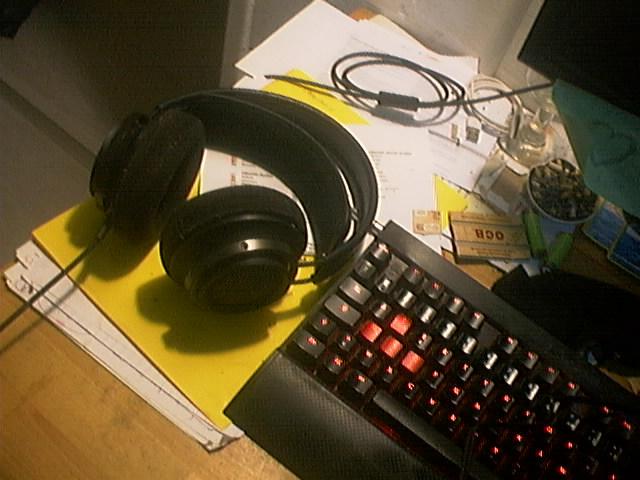Testing JPG upload with a picture of my cluttered desk.